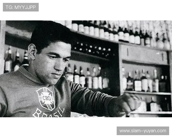 足球历史上最具影响力和成就的球星是谁 他是如何改变比赛格局的